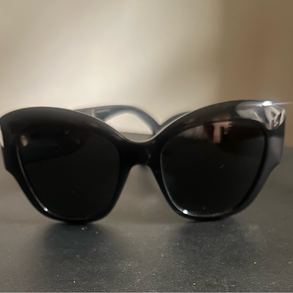 Gucci Black Cat-Eye Sunglasses